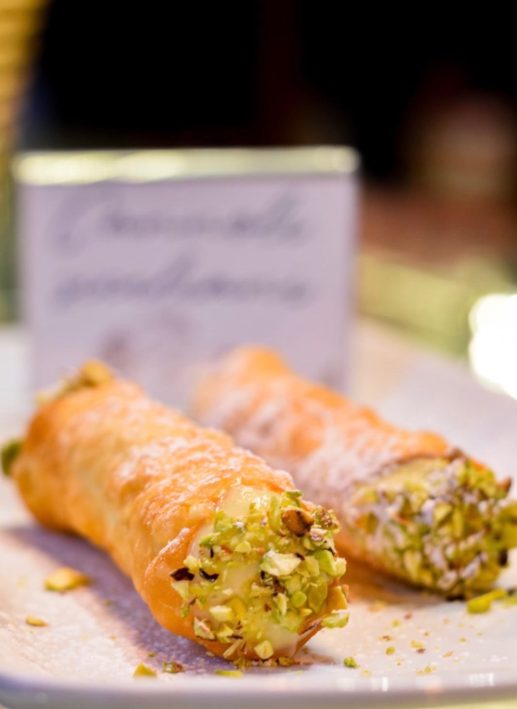CANNOLI
