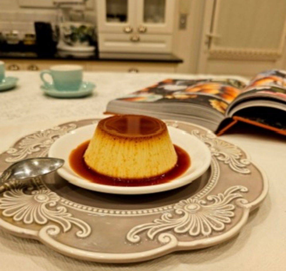 FLAN CON CARAMELO